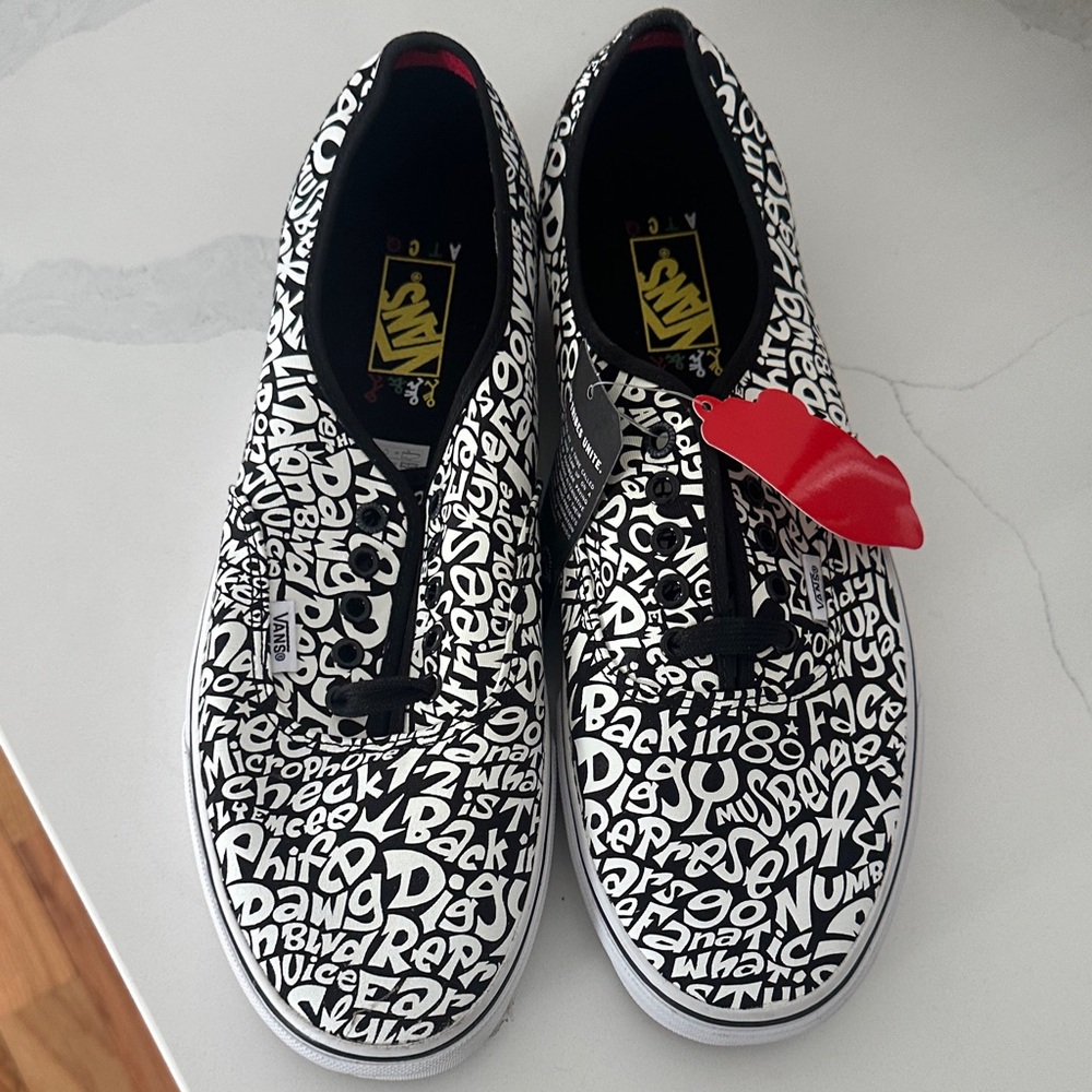 Vans Black and White Vans Authentic
A Tribe Called Quest Size 13